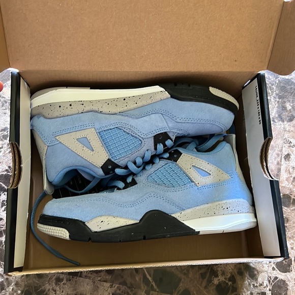 Jordan Retros (University Blue/Black) Size 13 (PS)